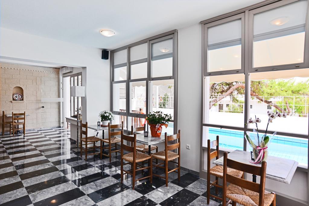 Erato Hotel Agia Marina  Exteriör bild