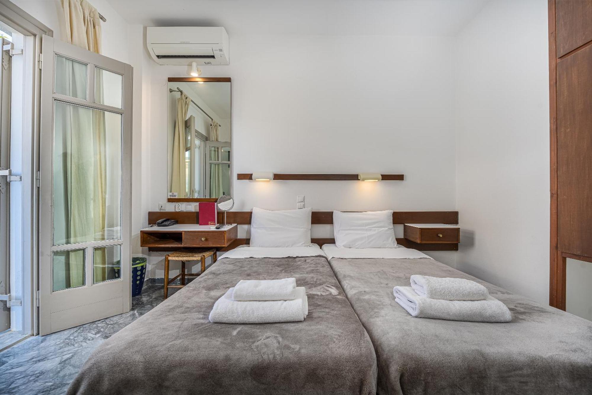 Erato Hotel Agia Marina  Exteriör bild