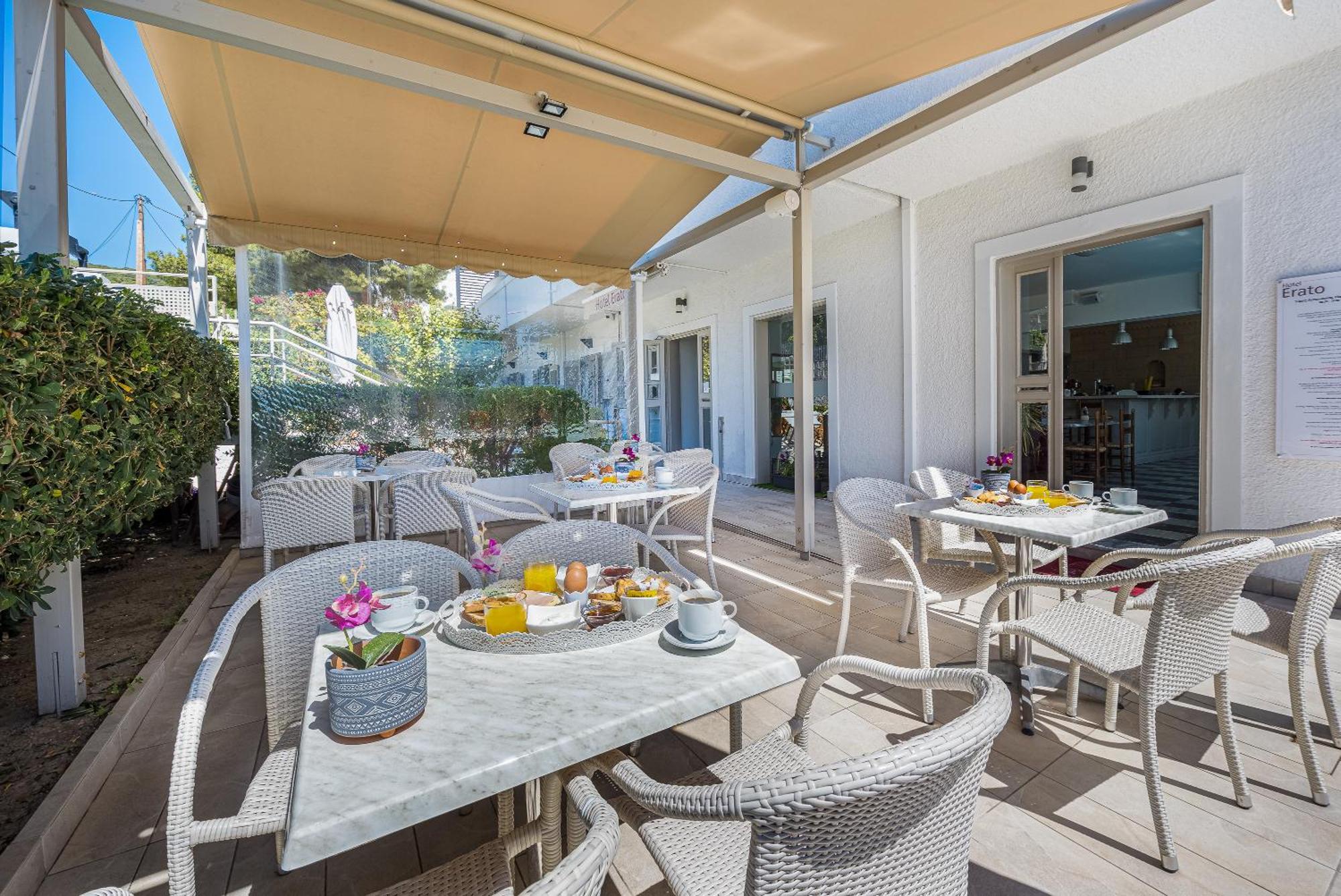Erato Hotel Agia Marina  Exteriör bild